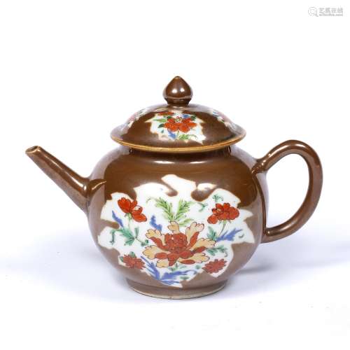 Cafe au lait teapot and cover Chinese, 18th Century decorated with two cartouche depicting flowering