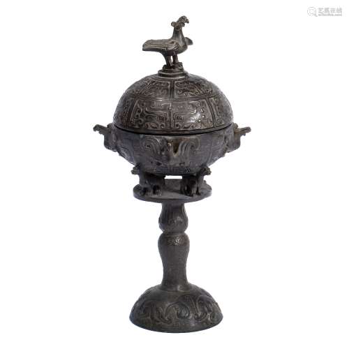 Bronze ritual vessel, Yu Chinese Shang Dynasty style, the top part of the bulbous body supporting by