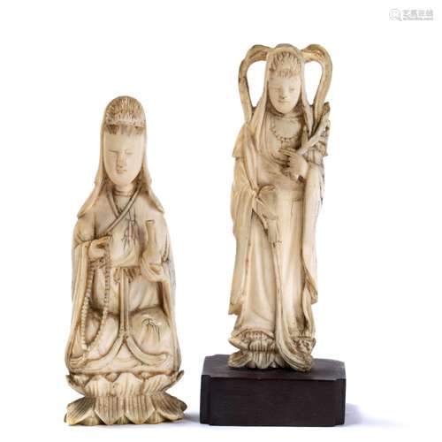 Ivory figure of Guanyin Chinese, 1880-1900 holding an ambrosia vase and a bead rosary and seated