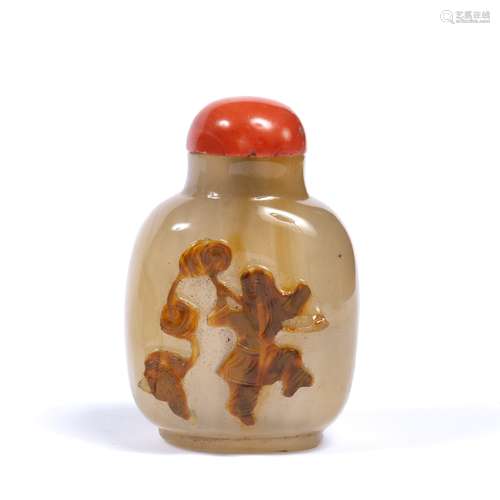 Misty brown agate snuff bottle Chinese, 1840-1880 of rounded rectangular form, the body with