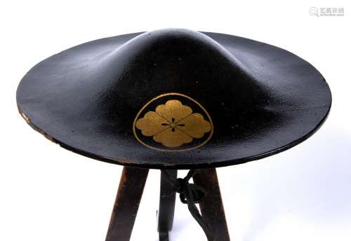 Lacquered Samurai's hat Japanese Jingasa, the top with two gold family mon, with a red lacquer liner