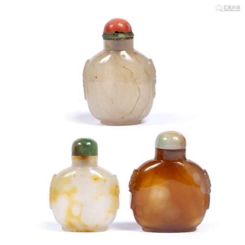 Chocolate brown agate snuff bottle Chinese, 1860-1880 of flattened rectangular form, the body with