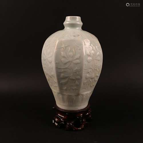 Chinese Hutian Kiln Vase