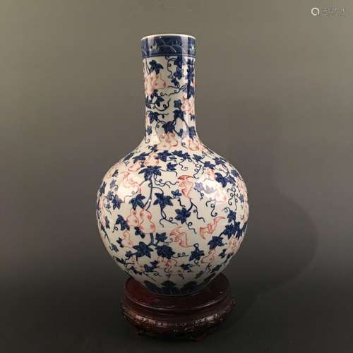 Chinese Blue-White Red Glazed 'Double-Goured' Vase,