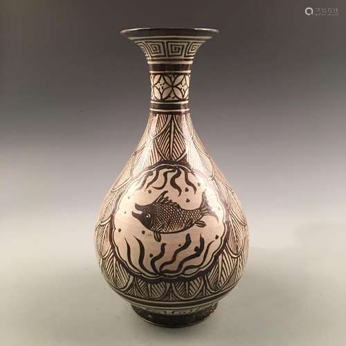 Chinese Cizhou Kiln 'Fish' Vase