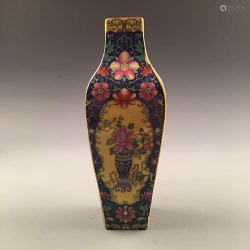 Chinese Enamal Square Vase With Yong Zheng Mark