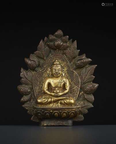 A PARCEL GILT BUDDHA 17TH CENTURY