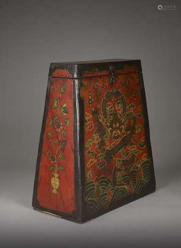 A WOOD & LACQUER SCROLL BOX, QING