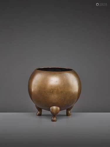 A RARE TRIPOD CENSER EARLY QING