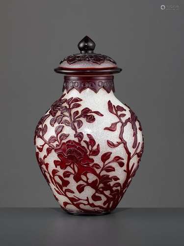 A BEIJING OVERLAY GLASS JAR, QIANLONG