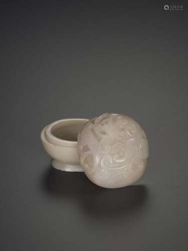 A SMALL JADE CHILONG BOX, QING