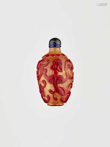 A REALGAR GLASS SNUFF BOTTLE 1750s