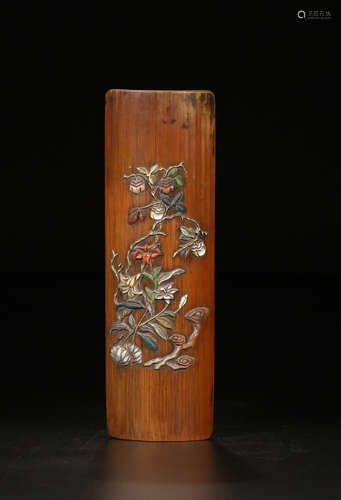 A BAMBOO CARVED GEM DECORATED ARM SHELF