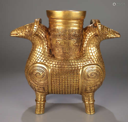 A GILT BRONZE CASTED SHEEP SHAPED ZUN VASE