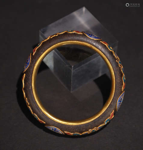 A CHENXIANG WOOD CARVED GILT SILVER&GOLD BANGLE