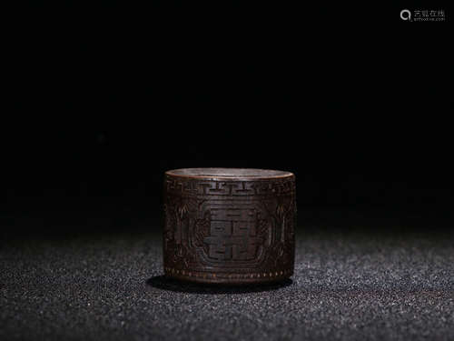 A CHENXIANG WOOD THUMB RING OF 