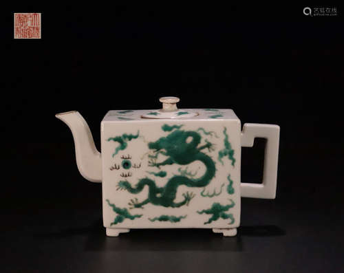 A GREEN GLAZE DRAGON RECTANGULAR TEAPOT