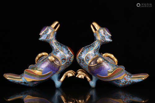 A PAIR OF BLUE DUCK CLOISONNE ORNAMENTS