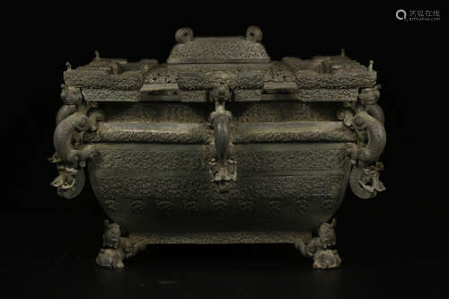 A BRONZE CENSER WITH FOUR LEGS&EIGHT EARS