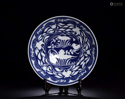 A LARGE BLUE&WHITE BOWL