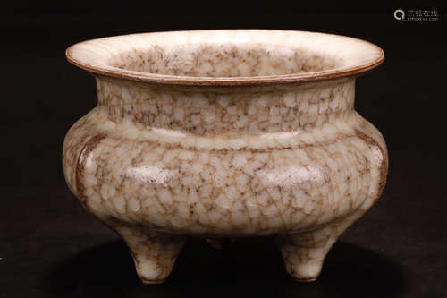 A GE KILN GLAZE TRIPOD CENSER