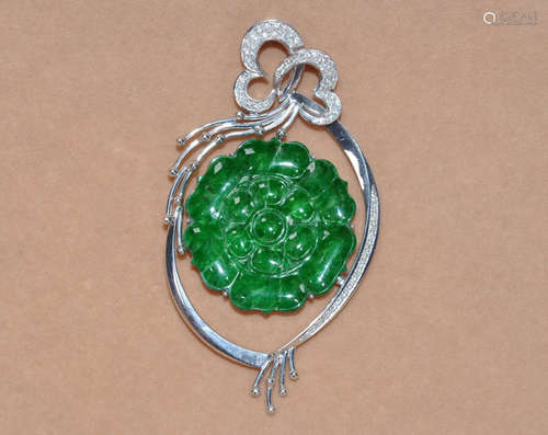 A JADEITE FLOWER PENDANT