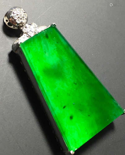 A GREEN JADEITE CARVED PINGAN PENDANT, TYPE A