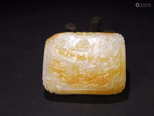 A HETIAN JADE CARVED AUSPICIOUS PATTERN PENDANT