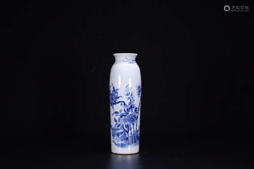 A WHITE&BLUE GLAZE BIRD&FLOWER PATTERN VASE