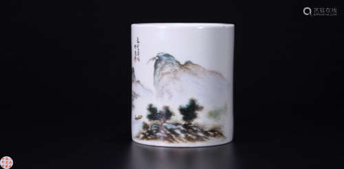 A FAMILLE ROSE GLAZE LANDSCAPE PATTERN PEN HOLDER