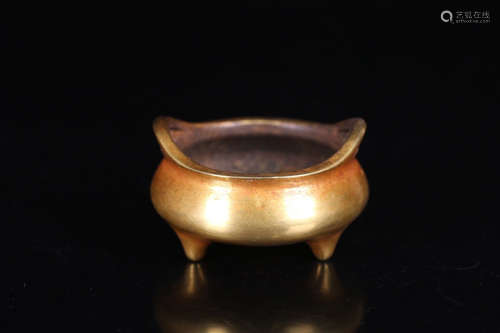 A GILT BRONZE CASTED DOUBLE EAR CENSER