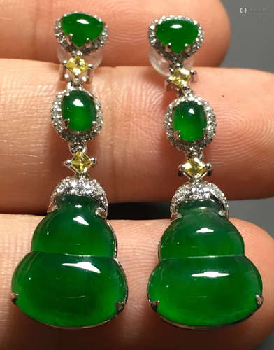 PAIR GREEN JADEITE CARVED GOURD EARRINGS, TYPE A