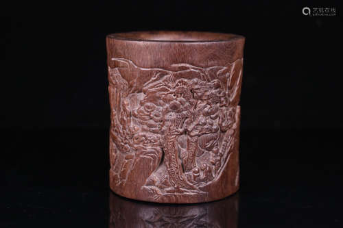 A CHENXIANG WOOD CARVED STORY PATTERN PEN HOLDER