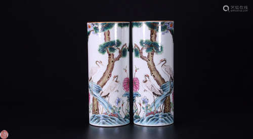 PAIR FAMILLE ROSE GLAZE CRANE PATTERN PEN HOLDER