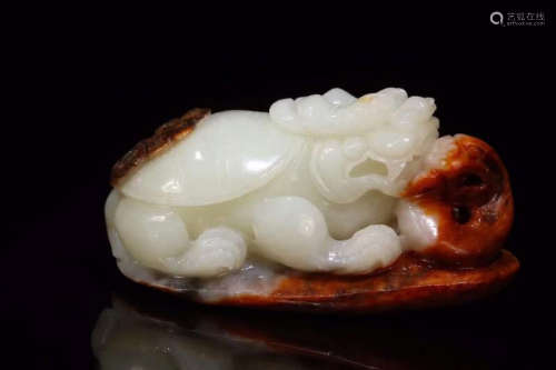 A HETIAN JADE CARVED DRAGON TURTLE SHAPED PENDANT