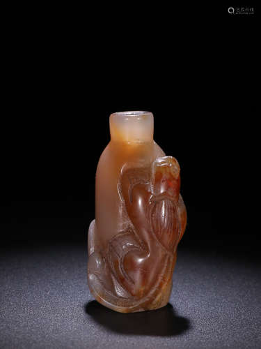 18-19TH CENTURY, AN OLD AGATE SNUFF BOTTLE, LATE QING DYNASTY