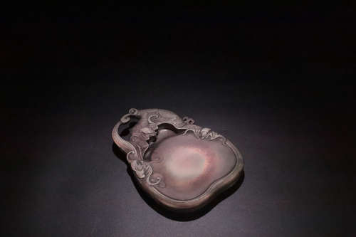 18-19TH CENTURY, A BAT PATTERN PURPLE JADE INKSTONE, LATE QING DYNASTY