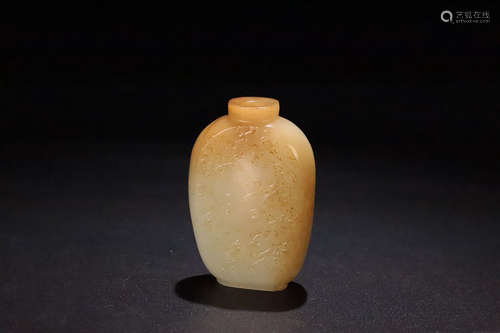 17-19TH CENTURY, A DRAGON PATTERN HETIAN JADE SNUFF BOTTLE, QING DYNASTY