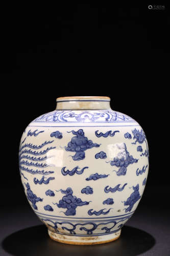 14-16TH CENTURY, A DRAGON AND PHOENIX PATTERN PORCELAIN POT, MING DYNASTY