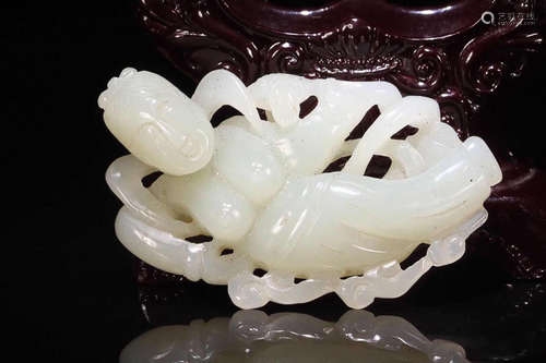 17-19TH CENTURY, A FAIRY DEISGN HETIAN JADE PENDANT, QING DYNASTY