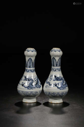 14-16TH CENTURY, A PAIR OF DRAGON PATTERN PORCELAIN VASE, MING DYNASTY