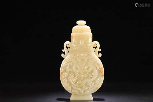 17-19TH CENTURY, A DRAGON PATTERN HETIAN JADE BOTTLE, QING DYNASTY