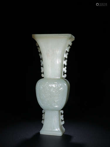 17-19TH CENTURY, A DRAGON PATTERN HETIAN JADE VESSEL, QING DYNASTY