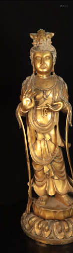 AN OLD TANG DYNASTY STYLE GUAN YIN DESIGN GILT BRONZE ORNAMENT