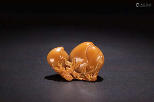 17-19TH CENTURY, A PEACH DESIGN SHOUSHAN STONE ORNAMENT, QING DYNASTY