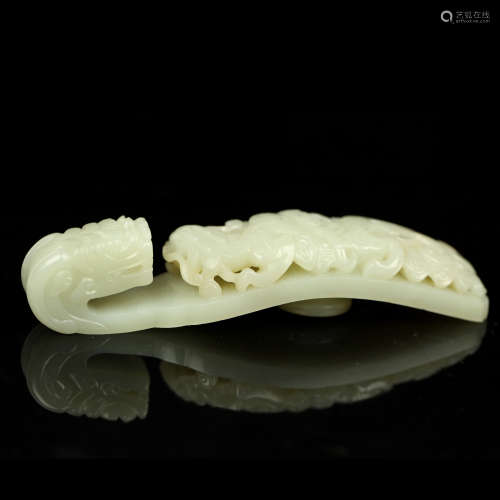 A Chinese Carved Jade Belt Buckle