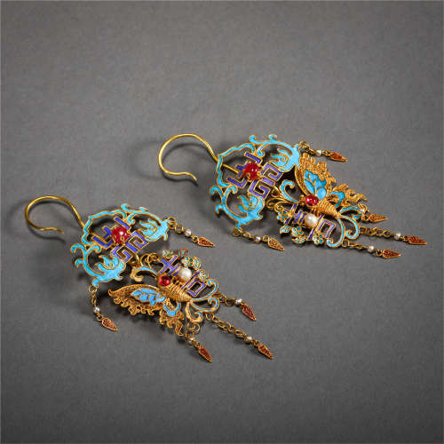 PAIR OF CHINESE PURE GOLD ENAMEL KINGFISHER FEATHER DÉCOR EARRINGS
