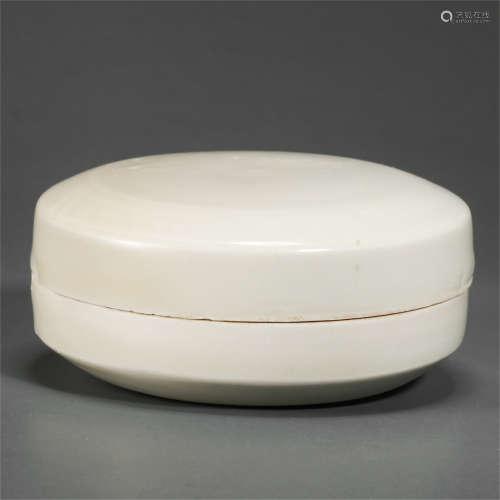 CHINESE PORCELAIN DINGYAO KILN LIDDED ROUND POWDER BOX SONG DYNASTY