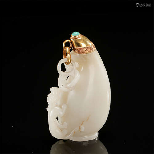 CHINESE WHITE JADE SNUFF BOTTLE WITH GOLD STOPPER