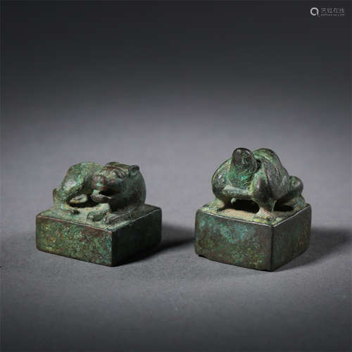 TWO CHINESE BRONZE BEAST OFFICIAL SEALS HAN DYNASTY